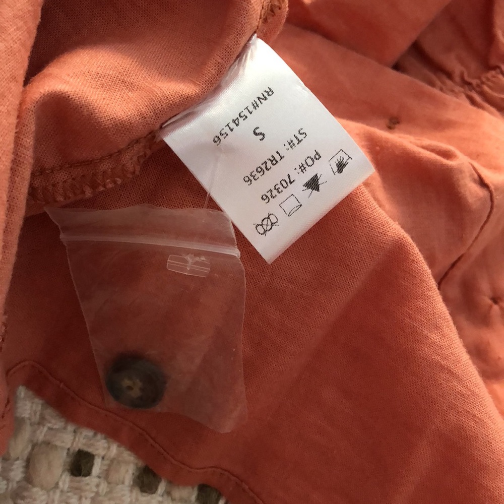 Never worn Mod Ref button down - Picture 3 of 3